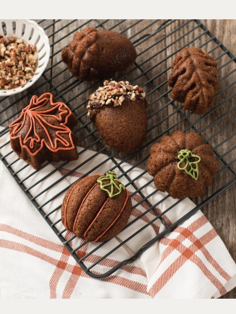 Nordic Ware Autumn Treats Pan